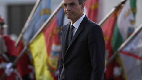 El presidente del Gobierno, Pedro Sanchez, a su llegada al aeropuerto Viru Viru, en la ciudad boliviana de Santa Cruz. REUTERS/Rodrigo Urzagasti