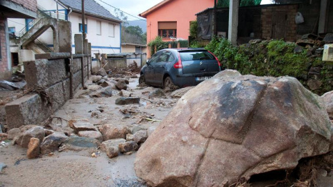 Desprendimientos producidos a consecuencia de las lluvias caídas por este temporal que asola Galicia. EFE/Salvador Sas