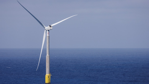 Un aerogenerador de Siemens Gamesa en la costa de Telde, en la isla de Gran Canaria. REUTERS/Borja Suarez