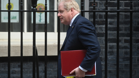 (20/4/2022) Boris Johnson saliendo de Downing Street.