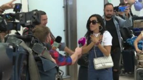 Chanel recibe una calurosa bienvenida en Barajas tras su éxito en Eurovisión