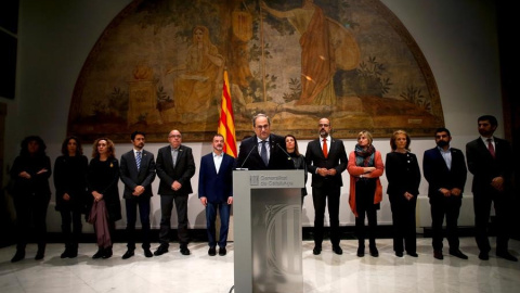 Declaració institucional del president de la Generalitat de Catalunya, Quim Torra, acompanyat de tot el seu Govern. EFE / Quique García