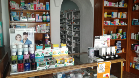 La farmacia de Estrella María Carmona González en Valverde de Burguillos. SANDRA BOYERO