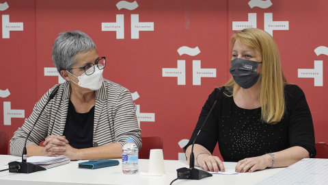 A la izquierda, Eva Orúe, en la presentación del cartel de la Feria de Madrid