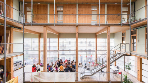 L'habitatge cooperatiu 'La Borda', projecte de l'estudi català d'arquitectes Lacol guardonat amb el Premi d'Arquitectura Emergent Mies van der Rohe 2022.