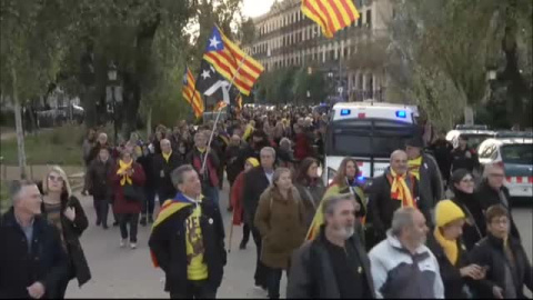 TensiÃ³n en el Parlament para debatir un texto en defensa del president