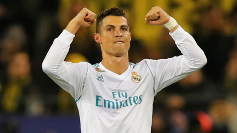 Cristiano Ronaldo celebra uno de sus goles al Borussia Dortmund. REUTERS/Wolfgang Rattay