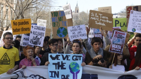 Manifestantes en la huelga del clima, celebrada el 15 de marzo, en Madrid.  BEATRIZ RINCÓN.