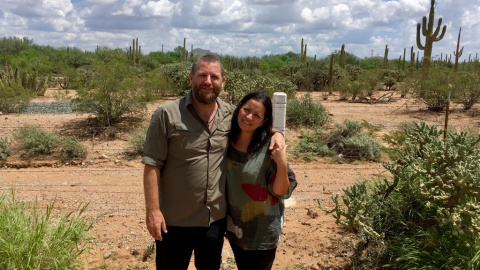 David Beriain y Rosaura Romero, durante una grabación en Sonora, México