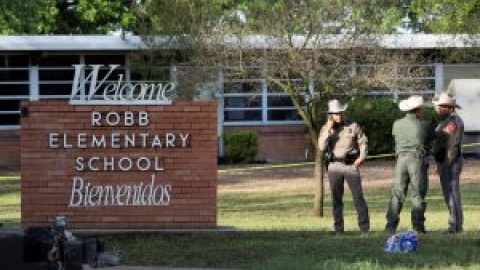 Detenido otro joven a las afueras de un instituto en Texas que portaba dos rifles