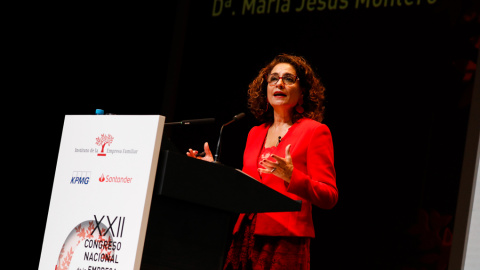 La ministra de Hacienda en funciones, María Jesús Montero, en la clausura del XXII Congreso Nacional de la Empresa Familiar, en Murcia. E.P./Edu Botella