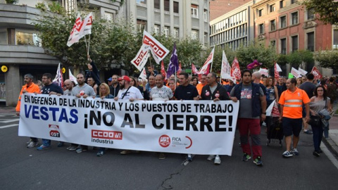 Manifestación en protesta por el cierre de la planta de Vestas en León. E.P.