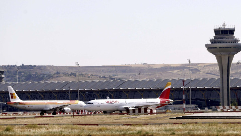 La torre de control de Barajas y el centro de control de Madrid han perdido en seis años 79 de sus 625 controladores aéreos, más de la octava parte de la plantilla.