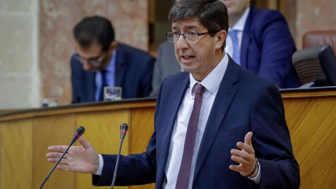 El líder andaluz de Ciudadanos, Juan Marín, durante una de sus intervenciones en la segunda jornada del debate de investidura del líder del PP-A, Juanma Moreno, en el Parlamento andaluz en Sevilla.EFE/Julio Muñoz