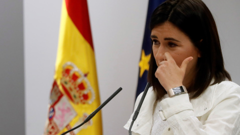 La ministra de Sanidad, Carmen Montón, en la rueda de prensa en la que ofreció sus explicaciones sobre la obtención de su máster sobre estudios de género en la URJC. EFE/Fernando Alvarado