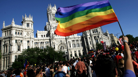 Imagen de archivo de una manifestación en Madrid por los derechos LGTBI / EFE