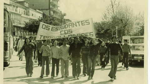 16/5/22 Ánxela Loureiro, entre los manifestantes en la protesta de los estudiantes a favor de los represaliados del 72.