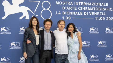 26/05/2022 Charlotte Gainsbourg, el cineasta Michel Franco, Tim Roth e Iazua Larios, en el Festival de Venecia.