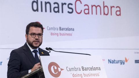 El vicepresident de la Generalitat de Catalunya, Pere Aragonès, en la seva intervenció al dinar-col·loqui convocat per la Cambra de Barcelona / EFE Quique García