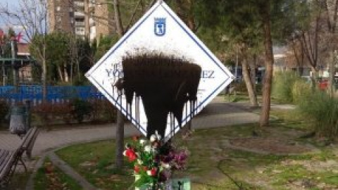 Una placa en recuerdo a una estudiante asesinada por la ultraderecha es pintada cuatro veces en dos meses