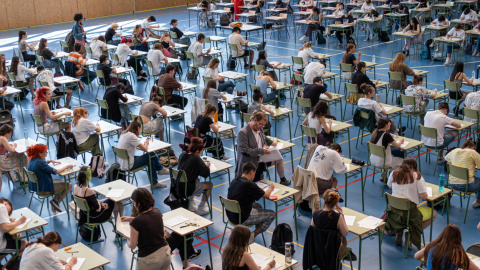 01/06/2022 El polideportivo de la Universidad de La Rioja (UR) ha acogido el arranque de las pruebas de la Evaluación de Bachillerato para el Acceso a la Universidad (EBAU), a 1 de junio de 2022, en La Rioja,  en España.