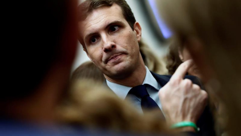 19/09/2018. El presidente del Partido Popular Pablo Casado, en los pasillos del Congreso durante la sesión de control al Ejecutivo en el Congreso de los Diputados.-EFE/Mariscal