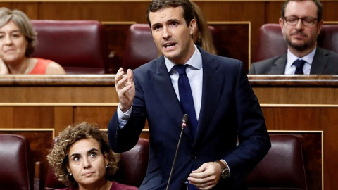 El líder del PP, Pablo Casado, durante su intervención en la sesión de control al Gobierno. - EFE