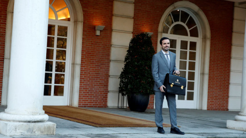 Alberto Garzón. ministro de Consumo, en el palacio de la Moncloa. (EMILIO NARANJO | EFE)