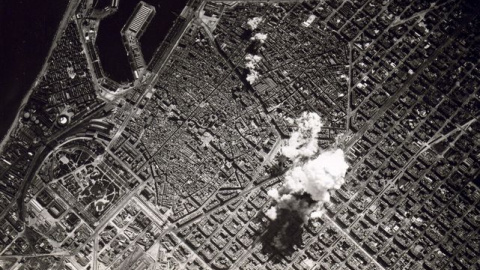 Bombardeo italiano sobre Barcelona en 1937.