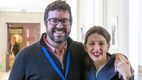 Joaquín Pérez Rey junto con Yolanda Díaz. UNIDAS PODEMOS