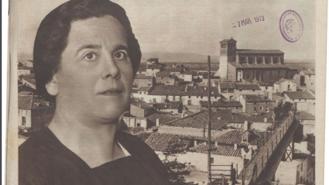 Portada de 'Crónica' de 1932 donde se habla de María Domínguez, la primera alcaldesa republicana