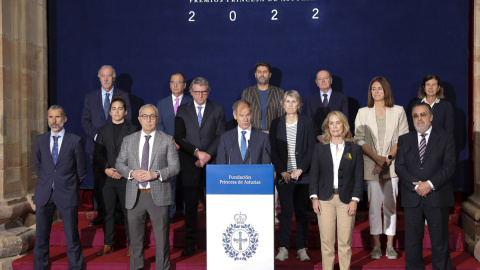 25/05/2022 - El jurado del Premio Princesa de Asturias de los Deportes 2022, presidido por Abel Antón, durante la lectura del acta del jurado que otorga el galardón de esta edición a la Fundación y el Equipo Olímpico de Refugiados del COI, el 25 de m