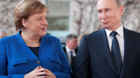 Merkel y Putin en la conferencia celebrada en Berlín para la paz en Libia. REUTERS/Axel Schmidt