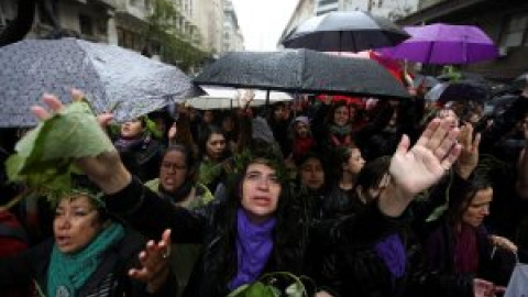 Miles de personas en Argentina vuelven a gritar "Ni una menos" contra los feminicidios