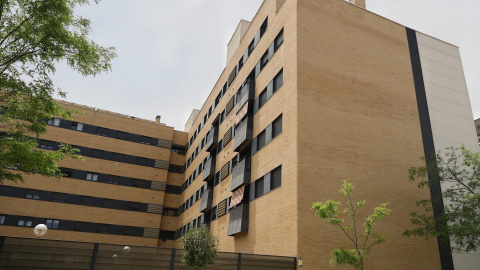 Fachada de un edificio de viviendas en Madrid. E.P./Eduardo Parra