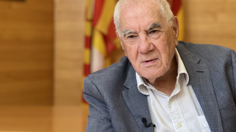 Ernest Maragall al seu despatx de l'Ajuntament de Barcelona durant l'entrevista.