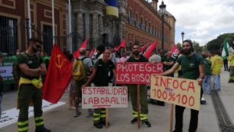 Los bomberos forestales se plantan ante "la precariedad" de la lucha contra los incendios en el balcón de Juanma Moreno