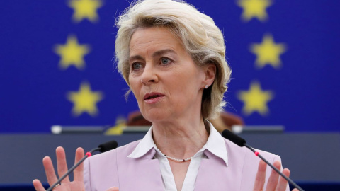 La presidenta de la Comisión Europea, Ursula von der Leyen, pronuncia un discurso en mayo de 2022, en el Parlamento Europeo en Estrasburgo.