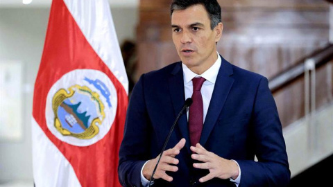 Pedro Sánchez comparece ante la prensa durante su visita a Costa Rica. (JEFFEY ARGUEDAS | EFE)