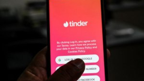 Del voluntario en África al 'guitarritas': el hilo definitivo (con mucho humor) sobre el fraude masculino en Tinder