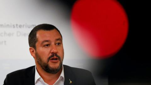 El ministro del Interior italiano, Matteo Salvini, durante su intervención ante la prensa tras reunirse con su homólogo austriaco. (LEONHARD FOEGER | REUTERS)