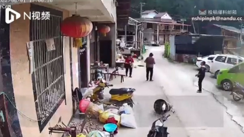 Instante en el que un terremoto sacude un casa en la provincia de Sichuan, suroeste de China, a 1 de junio de 2022.