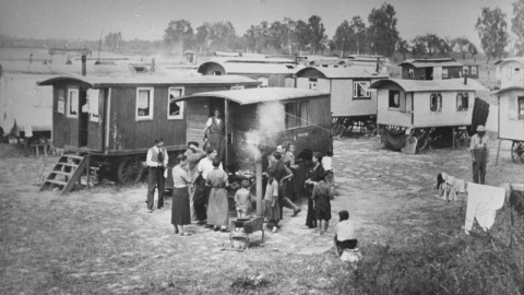 Gitanos en el campo de concentración nazi de Marzahn.