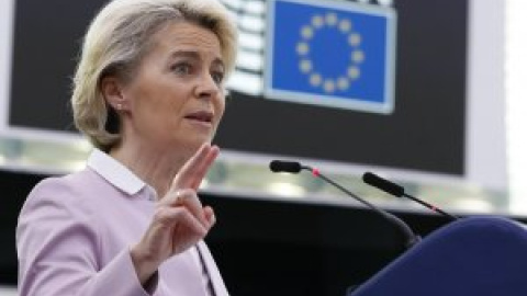 Von der Leyen cuestiona el mercado eléctrico y se alinea con España