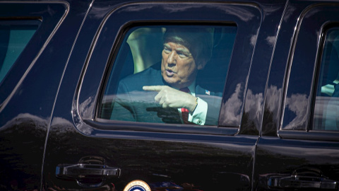 Donald Trump, en un coche a su llegada a West Palm Beach, en el sureste de Florida.