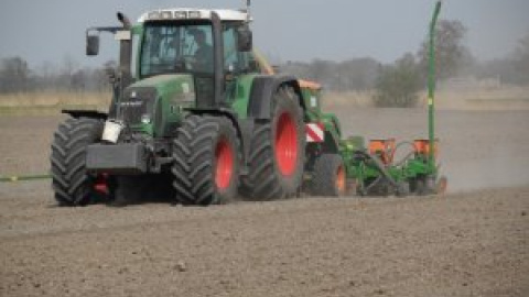 España da el primer paso para acabar con las subvenciones millonarias a los "agricultores de sofá"