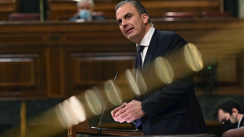 28/01/2021.- El secretario general de Vox, Javier Ortega Smith, interviene durante el pleno extraordinario celebrado este jueves en el Congreso de los Diputados en el que se debaten las enmiendas a la proposición de ley sobre el Consejo General del Poder