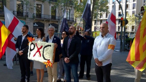 De izda. a dcha.: Jordi de la Fuente, Mónica Lora (secretaria general de PxC), August Armengol (presidente) y el concejal de Salt (Girona) Sergio Concepción. — EFE