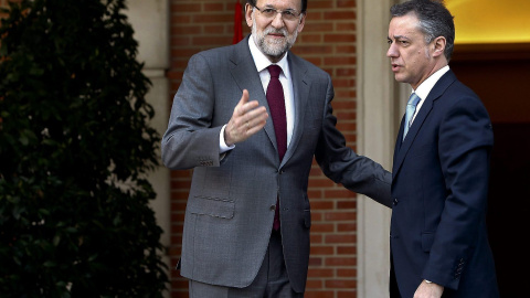 Mariano Rajoy e Íñigo Urkullu en La Moncloa. EFE / J. M. Espinosa/Archivo