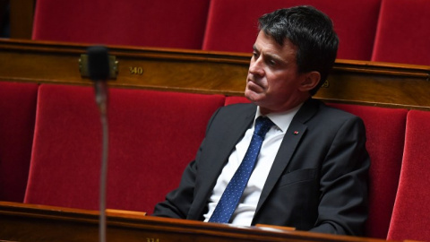 El ex primer ministro francés Manuel Valls, en su escaño, en una sesión de la Asamblea Francesa, en París, el pasado junio. AFP/Christophe Archambault